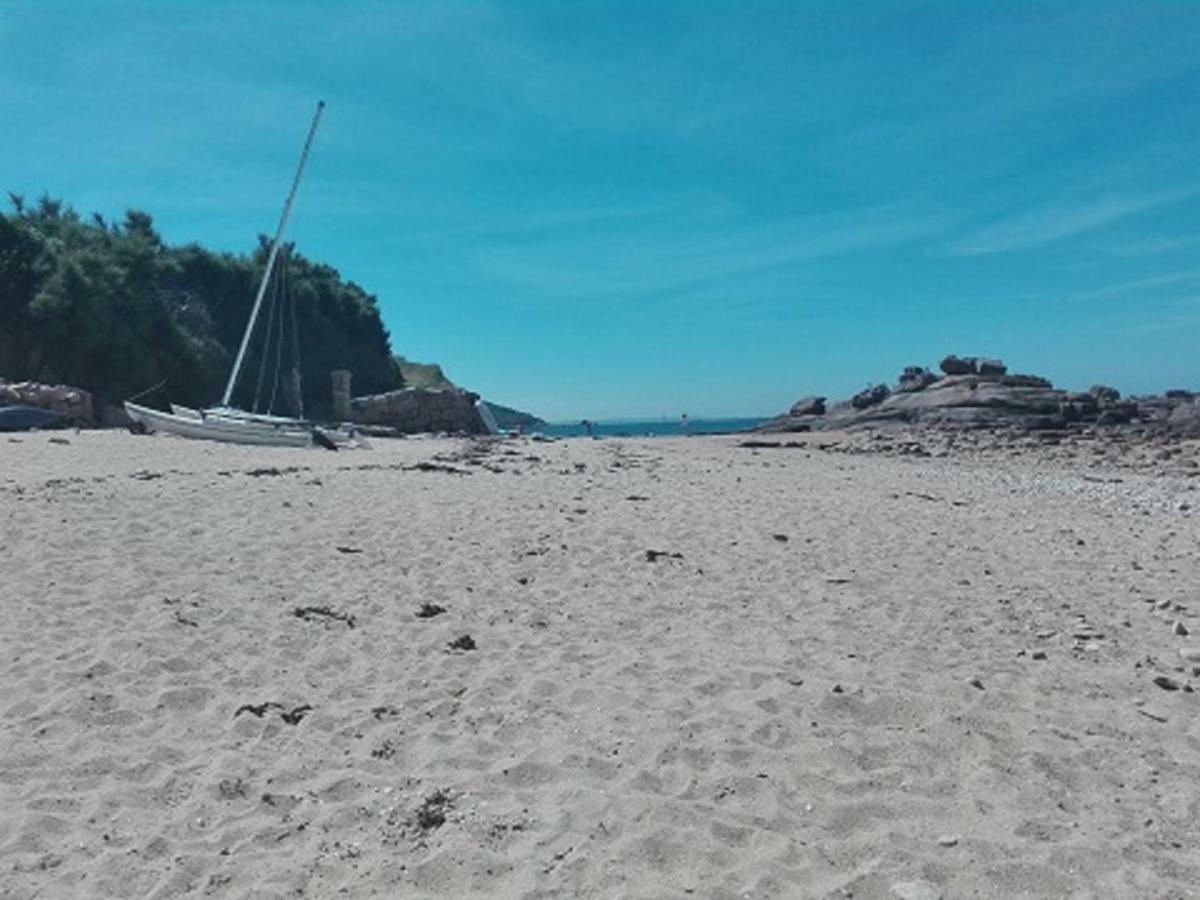 Vue Mer Cote De Granit Rose En Bretagne Trébeurden Exteriér fotografie